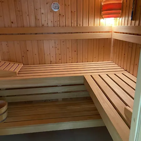 Maison Des Romarins Hotel